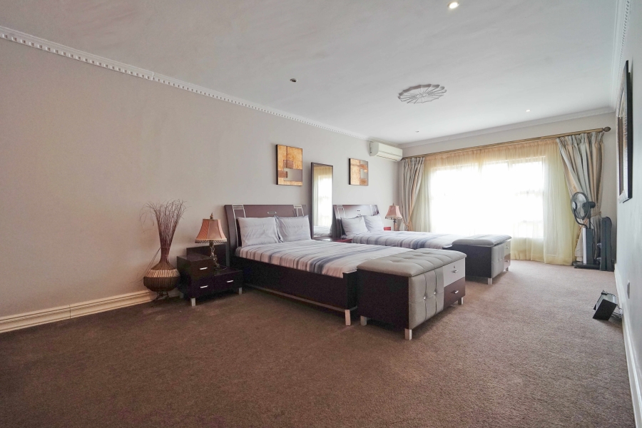 6 Bedroom Property for Sale in Beacon Bay Eastern Cape